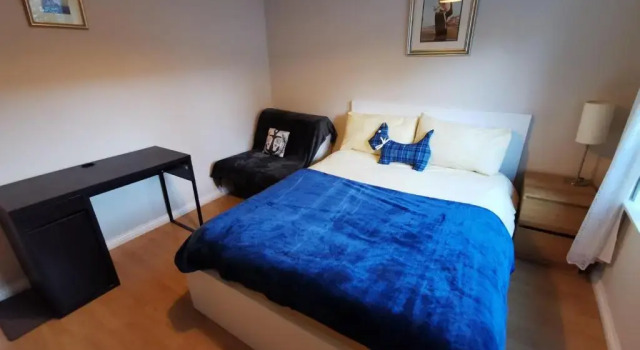 4 bedroom apartment with FREE parking perfect for groups and families!, Забронировать Апартаменты/квартира Эдинбург Midlothian, рядом с Холирудское абатство