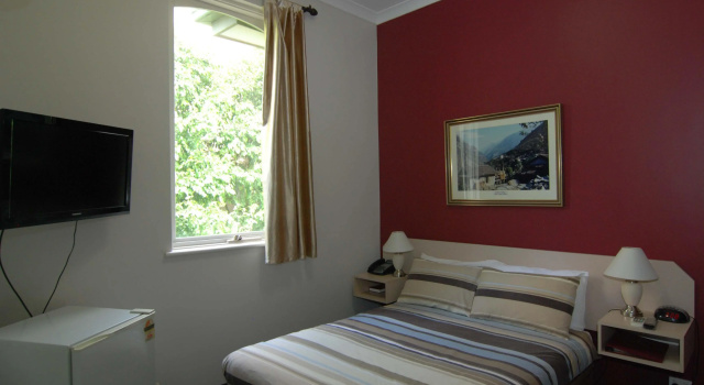 Brunswick Tower Hotel, Book Hotel Melbourne 