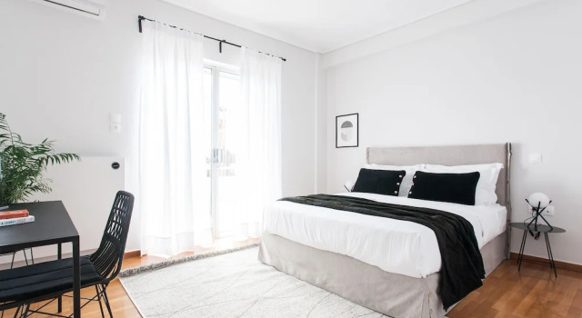 Spacious Apartment near HELEXPO