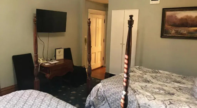 Четырёхместный номер Standard The Campbell House Inn