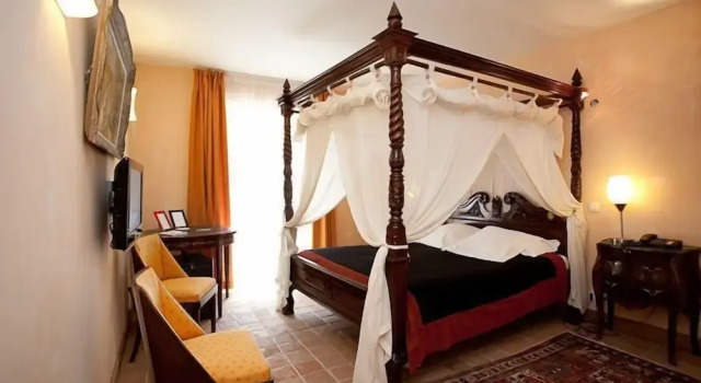 Logis Hôtel les Hauts de St Maure, Rezerwuj Hotel  