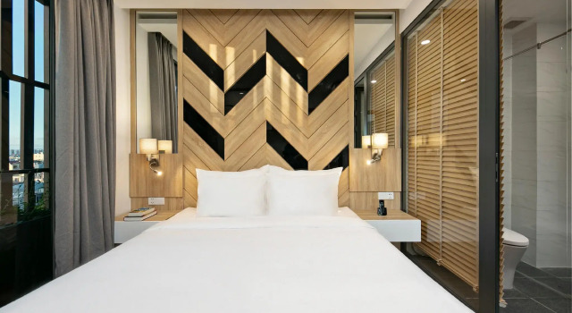 Апартаменты Dolphin Hotel and Apartment
