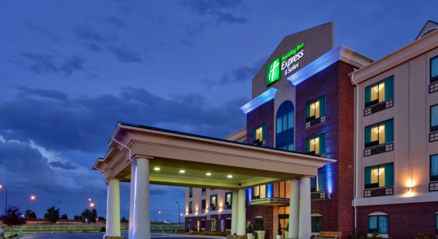 Holiday Inn Express & Suites Medicine Hat Transcanada Hwy 1 by IHG, Varaa Hotelli Hotellit Southern Alberta pysäköinnillä, Pysäköinti