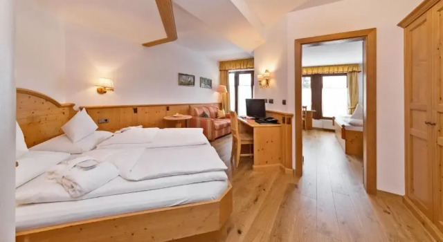 Полулюкс Hotel Villa Monica