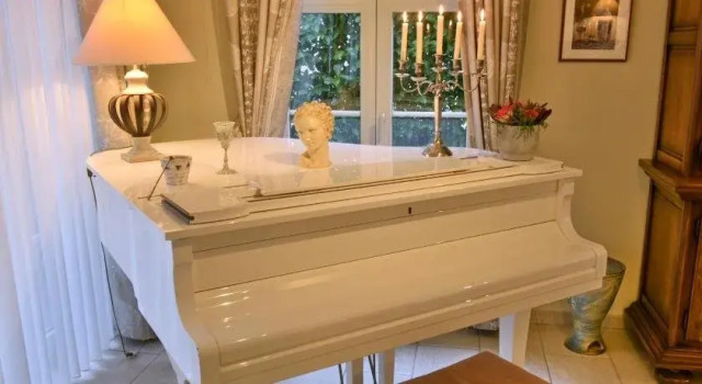 B&B Charming Escape, Book Bed and Breakfast Hotels in Antwerp with a Pool, Swimming Pool