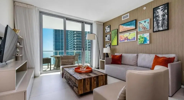 Ocean View 2 bedroom rental Hyde Beach Resort 15th floor Miami, Rezerwuj Ośrodek wypoczynkowy Hotele w Panhandle Florida z parkingiem, Parking