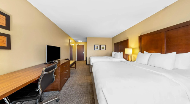 Четырёхместный номер Standard Comfort Inn & Suites West - Medical Center