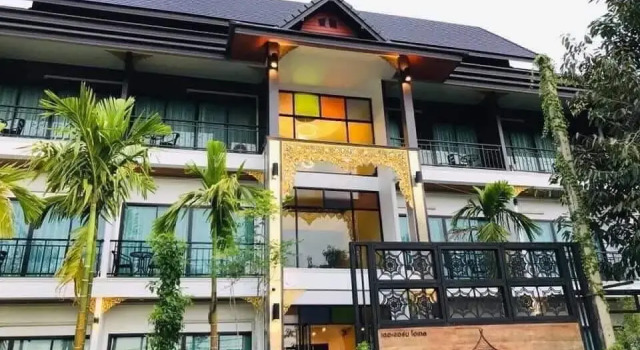 The Warmth Hotel (SHA Extra Plus), Забронировать Отель Маерим 