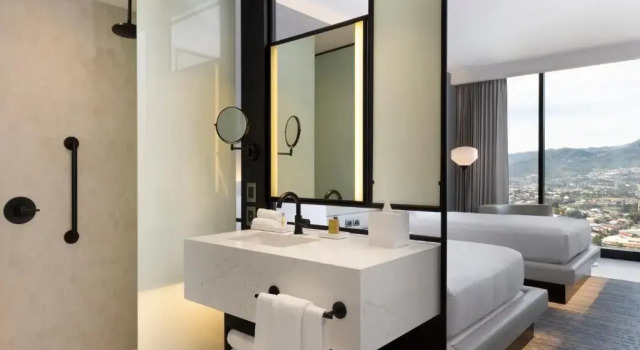 Четырёхместный номер Executive Hilton San Jose La Sabana