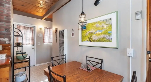 044 - Lazy Bear Chalet, Забронировать Шале Биг-Бэар-Сити San Bernardino Mountains