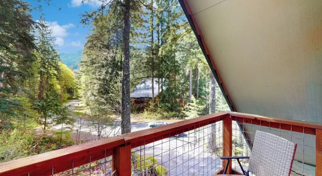 Коттедж Dog-friendly 3 BR Cabin W & Decks & Bunk Room