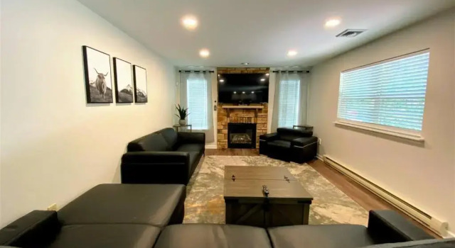 Gwa106-gameroom, Sauna, Firepit Hot Tub Minutes To All Pocono Attractions, Prenota Hotel Hotel a Monroe County con parcheggio, Parcheggio