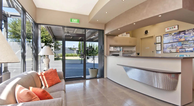 Comfort Inn on Raglan, Varaa Hotelli Hotellit Warrnambool uima-altaalla, Uima-allas