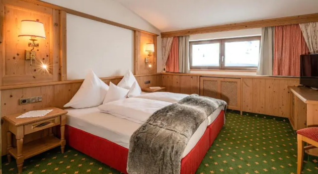 Семейный люкс Deluxe Hotel Almhof