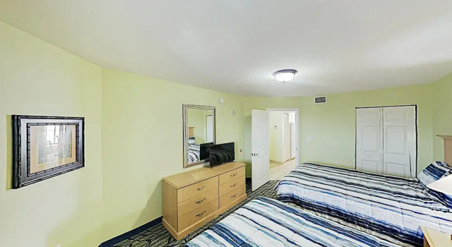New Listing! Oceanfront W/ Balcony & Pools 1 Bedroom Condo