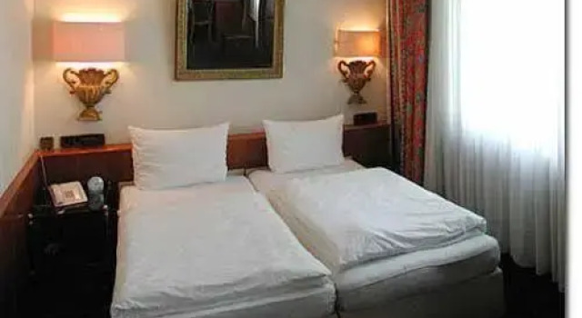 Hotel Mönig, Забронировать Отель Бёблинген Баден-Вюртемберг, рядом с Конгресс-центр в Бёблингене