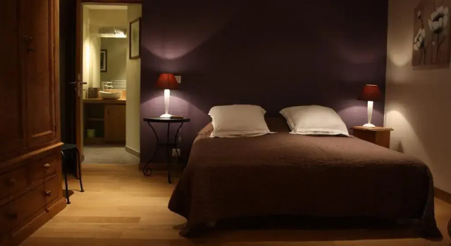 Le vallon des Ronzières, Rezerwuj Hotel Gleize Beaujolais
