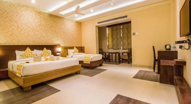 Hotel The Grand Bhavya Palace