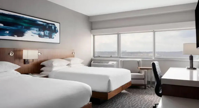 Четырёхместный номер Standard Delta Hotels by Marriott Woodbridge