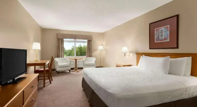 Люкс Days Inn by Wyndham Oromocto Conference Centre