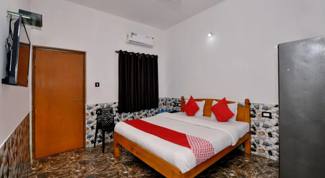 OYO 10809 Hotel Tushar Inn, Prenota Hotel Baga 