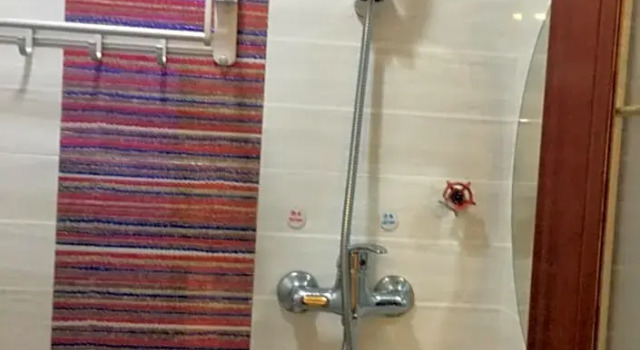 Кровать в общем номере Hoi To Hostel