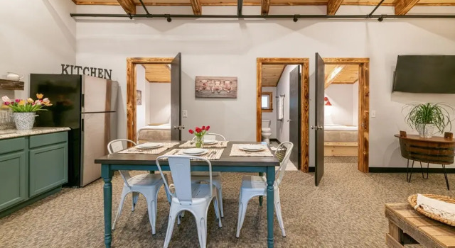 Четырёхместный семейный номер Standard Mad River Lodge