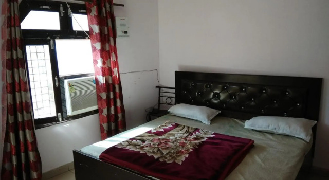 Goroomgo Riddhi Siddhi Haridwar, Book Hotel Hoteller i Padra med morgenmad, Morgenmad