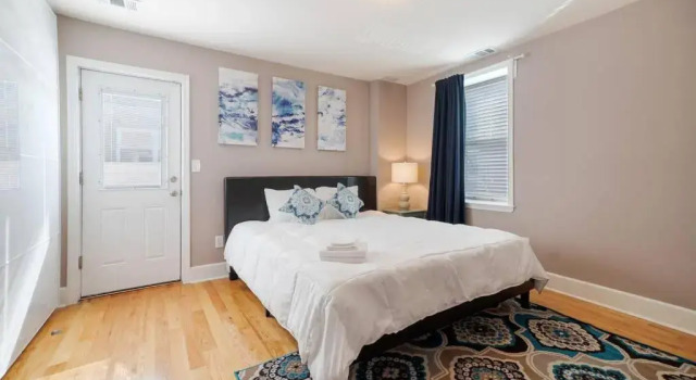 Fire Pit -Roof Deck- Parking -Penn-CHOP-Sleeps 7