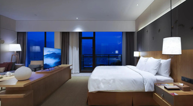 Номер Premium Crowne Plaza Nanchang Wanli by IHG