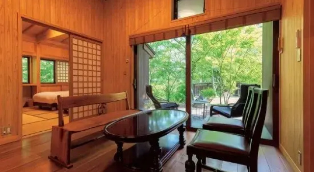Akiu Kinoie, Book Hotel Sendai 