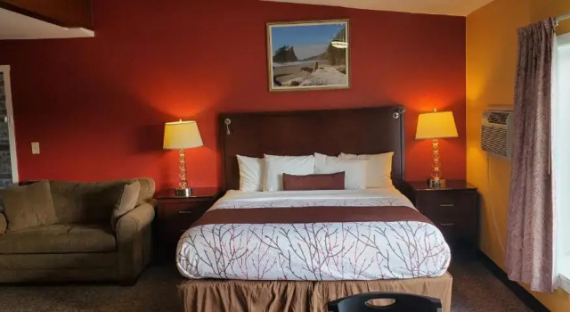 Апартаменты Deluxe Olympic Inn & Suites