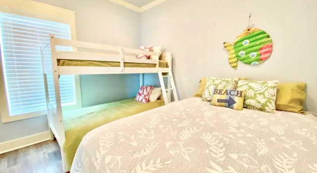 Bienvenu To The Beach 3 Bedroom Home by RedAwning, Book Feriehus Bolivar Peninsula Houston