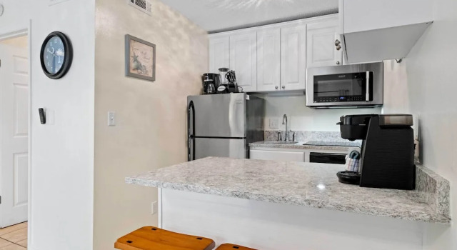 Апартаменты Walk to Bars & Shops: Resort Condo in Hilton Head!