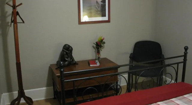 Cedar Suite Bed and Breakfast by Elevate Rooms, Varaa Hotelli Port Dalhousie Ontario