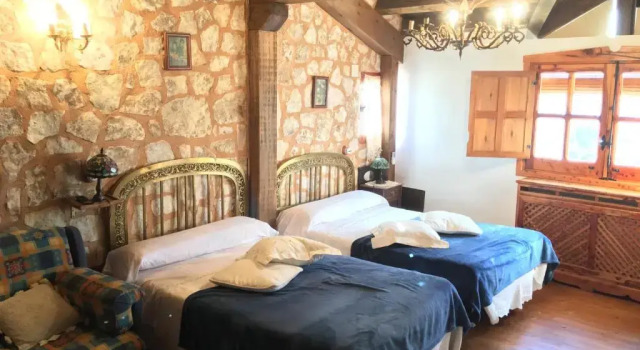 Hotel Rural Pantano de Burgomillodo, Забронировать Отель Карраскаль-дель-Рио 