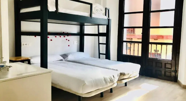 Трёхместный номер Standard Quartier Leon Hostel Jabalquinto