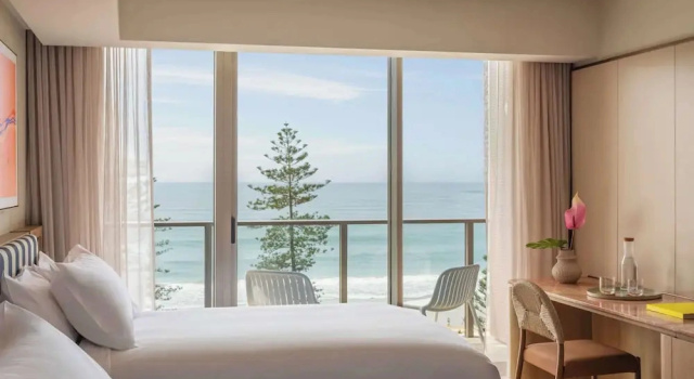 Номер Standard с 2 комнатами с балконом Avani Mooloolaba Beach Hotel