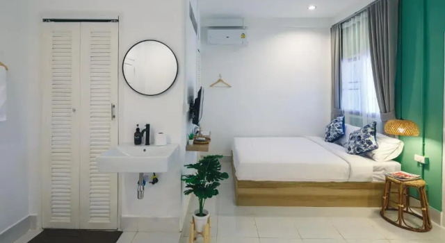 Семейный номер Standard с балконом Yindee Home & Cafe