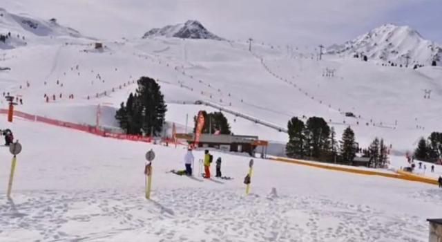 Belle Plagne Divisible Studio for 4 People of 28mâ², on the Slopes Pds327, Забронировать Отель Бель-Плань Ла-Плань-Тарантез