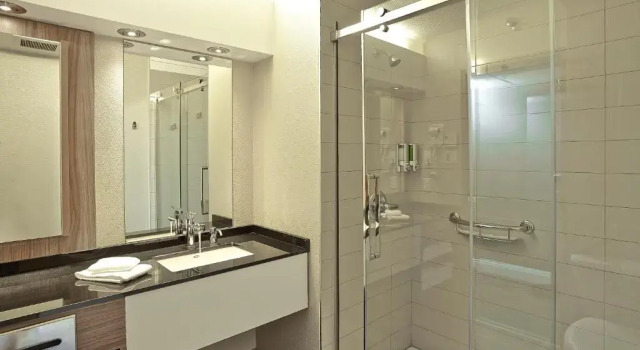 Четырёхместный номер Standard Цокольный этаж Hôtel Cofortel