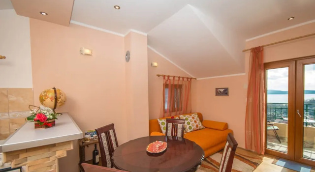 Holiday Home Sunny Hill, Buchen Sie Ferienhaus Cottages in Herceg Novi, Cottage