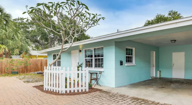 Sarasota Duplex in Gillespie Park: 1 Mi to Dtwn!