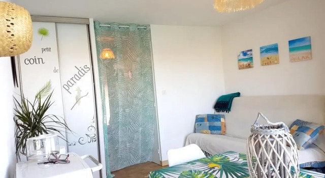 Studio in Saint-cyprien, With Wonderful sea View, Забронировать Дом для отпуска Коттеджи Сен-Сиприен, Коттедж
