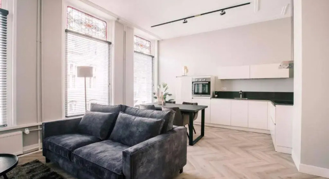 Апартаменты Stadsvilla Tilburg 3 luxe kamers met tuin Anna Paulowna