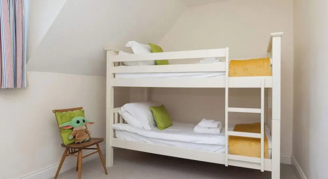 Spacious Coastal Family Home Sleeps 8, Забронировать Дом для отпуска Коттеджи Исторического графства Суссекса, Коттедж