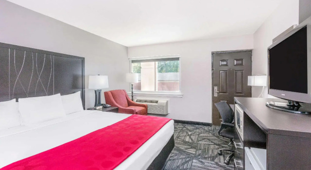 Двухместный номер Standard Ramada by Wyndham Tuscaloosa