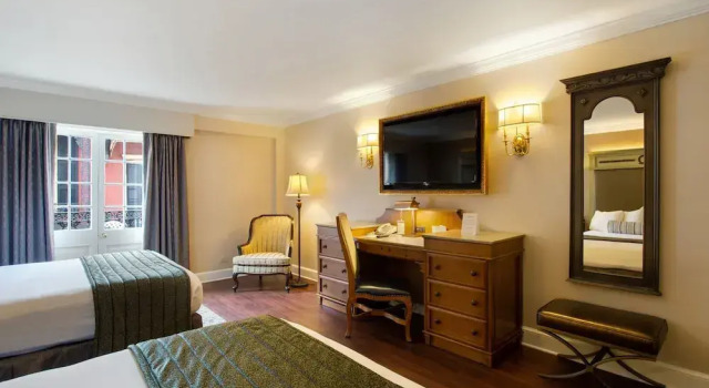 Четырёхместный номер Standard с балконом и с видом на город Hotel St. Marie