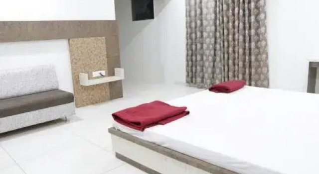 Hotel Lakhdatar Inn, Забронировать Отель Отели штата Махараштры 3 звезды, 3*