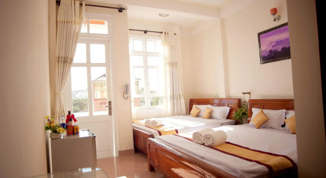 Happy Day Hotel